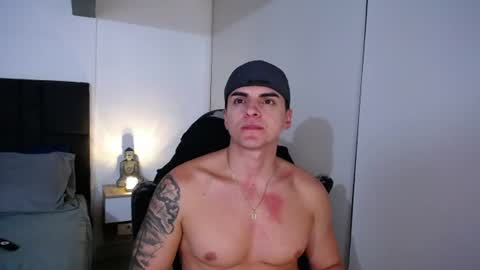christianvalenzia captura de la sala en vivo en Chaturbate