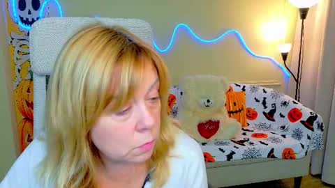 christinadavedes Momentaufnahme des Live-Raums auf Chaturbate