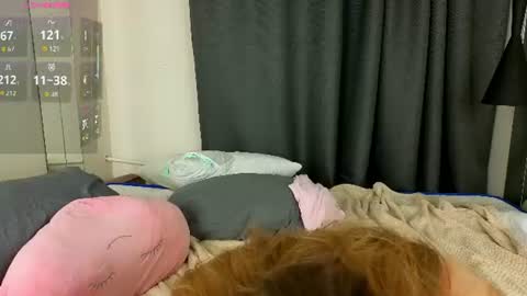 chubbykit1y снимок онлайн-комнаты на Chaturbate