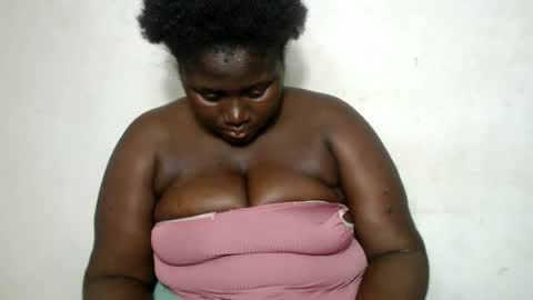 chubykiran captura da sala ao vivo na Chaturbate