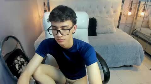 cml0_ Momentaufnahme des Live-Raums auf Chaturbate