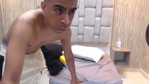 conny_tonny Momentaufnahme des Live-Raums auf Chaturbate