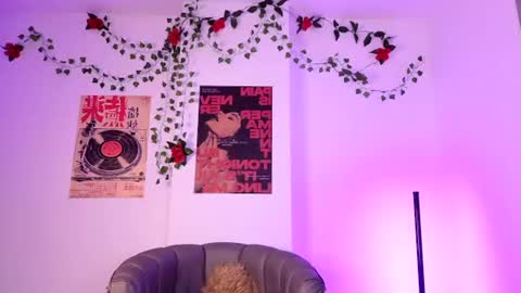 coraliebronson live room snapshot on Chaturbate