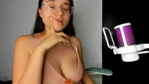 crimsonetoile Momentaufnahme des Live-Raums auf Chaturbate