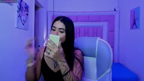 crybabyvelvet captura de la sala en vivo en Chaturbate