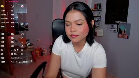 cuarzox live room snapshot on Chaturbate