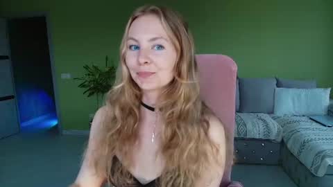 cuddle_kitten captura de la sala en vivo en Chaturbate
