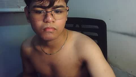 cuemeandrejay1 captura de la sala en vivo en Chaturbate