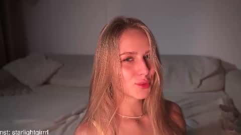 cupofloveswhisper live room snapshot on Chaturbate