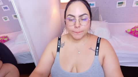 curvy_sexyvalen Momentaufnahme des Live-Raums auf Chaturbate