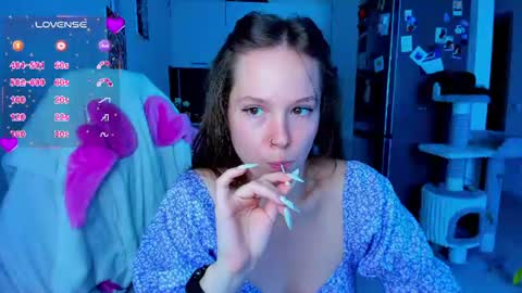 cute_little_ass live room snapshot on Chaturbate