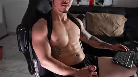 damnnoir снимок онлайн-комнаты на Chaturbate