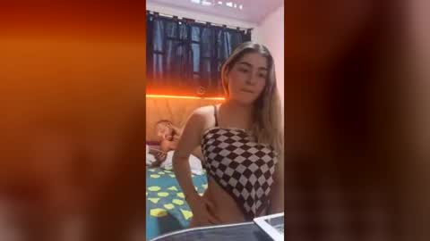 darknlightt live room snapshot on Chaturbate