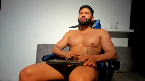 david_janson18 captura da sala ao vivo na Chaturbate