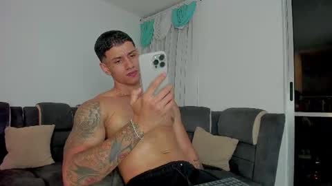 davis_alx Momentaufnahme des Live-Raums auf Chaturbate