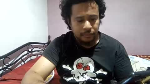 denny_freez снимок онлайн-комнаты на Chaturbate