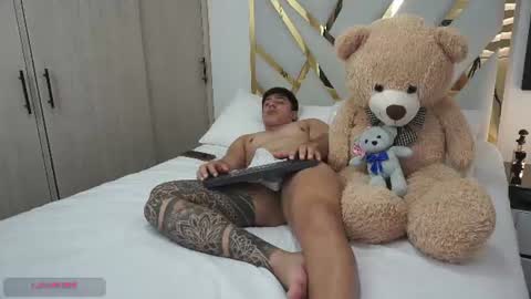 devin_hunter captura de la sala en vivo en Chaturbate