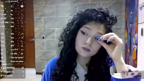 diamond_curls05 momentopname van live room op Chaturbate