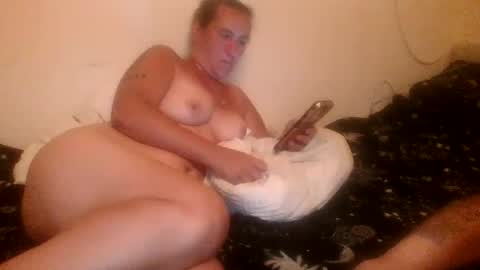 dirtymomma86 Momentaufnahme des Live-Raums auf Chaturbate