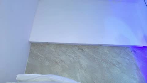 dixie_grey1 live room snapshot on Chaturbate