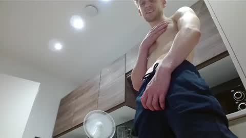 dominantalex182 live room snapshot on Chaturbate