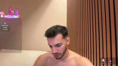 dominicvalente captura de la sala en vivo en Chaturbate