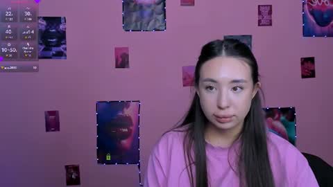 dominika_glow captura de la sala en vivo en Chaturbate
