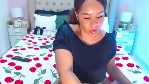 donnaadore live room snapshot on Chaturbate
