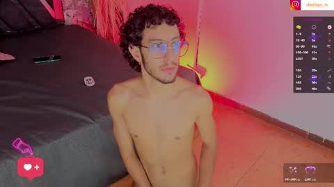 dorian_rosas live room snapshot on Chaturbate