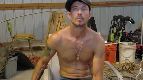 dritylilboy live room snapshot on Chaturbate