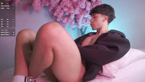 dwayne_xx live room snapshot on Chaturbate
