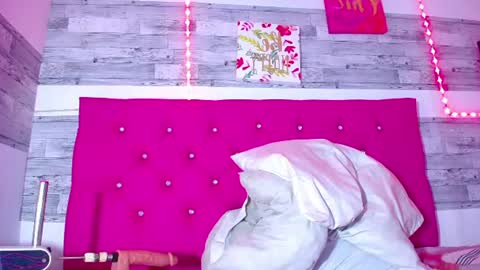 ebony_neighbormoans captura da sala ao vivo na Chaturbate