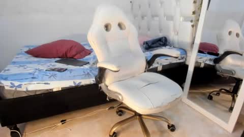 eduward_carter live room snapshot on Chaturbate