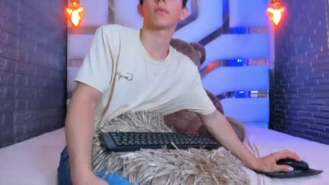 elangiraldo captura de la sala en vivo en Chaturbate