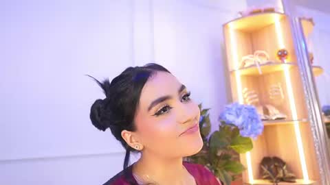 elasummeer live room snapshot on Chaturbate