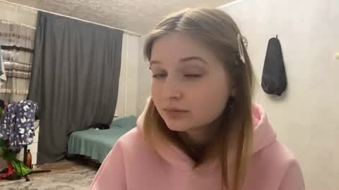 eleasebabic Momentaufnahme des Live-Raums auf Chaturbate