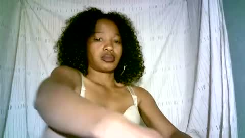 elenah0123 momentopname van live room op Chaturbate