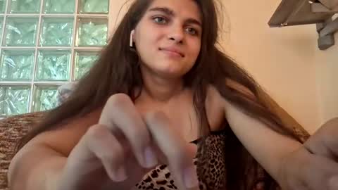 eleonoremound снимок онлайн-комнаты на Chaturbate
