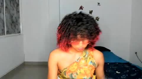 elianishugecock live room snapshot on Chaturbate