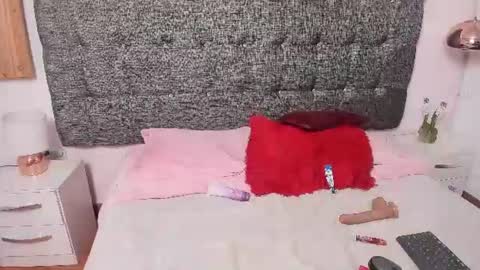 elizabeth_tay1or снимок онлайн-комнаты на Chaturbate
