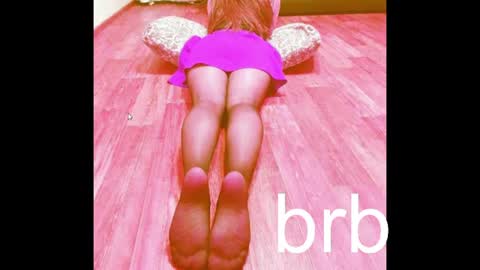 ella_ellasi Momentaufnahme des Live-Raums auf Chaturbate