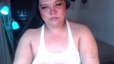 ellise_husson Momentaufnahme des Live-Raums auf Chaturbate