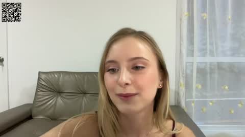 ellykeyofficial captura de la sala en vivo en Chaturbate