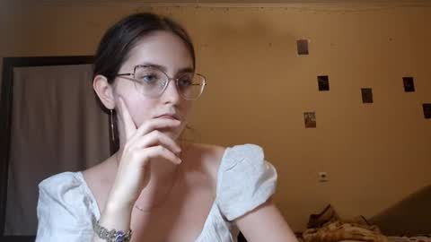 elmeraurora live room snapshot on Chaturbate