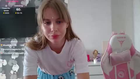 emilia_mur_ Momentaufnahme des Live-Raums auf Chaturbate