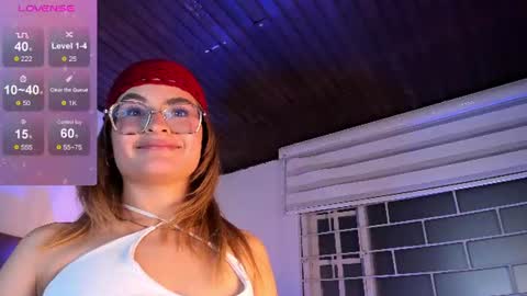 emily_fiori captura de la sala en vivo en Chaturbate