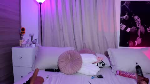emilyrosss_ Momentaufnahme des Live-Raums auf Chaturbate