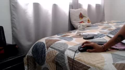 emmasweet95 captura da sala ao vivo na Chaturbate