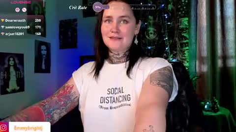 emmybrightj_ снимок онлайн-комнаты на Chaturbate