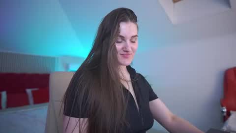 emmycharm снимок онлайн-комнаты на Chaturbate